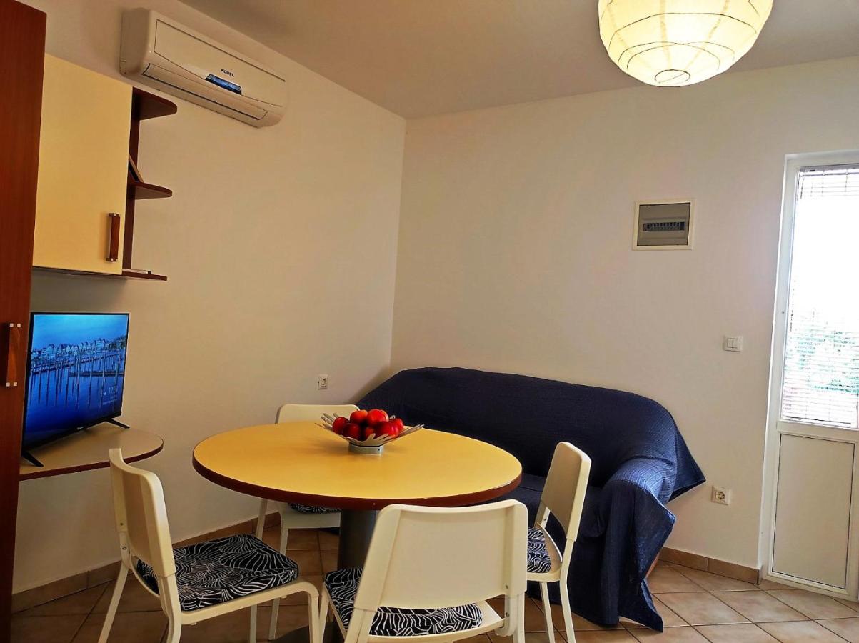 Apartment Rose คิร์ก ภายนอก รูปภาพ