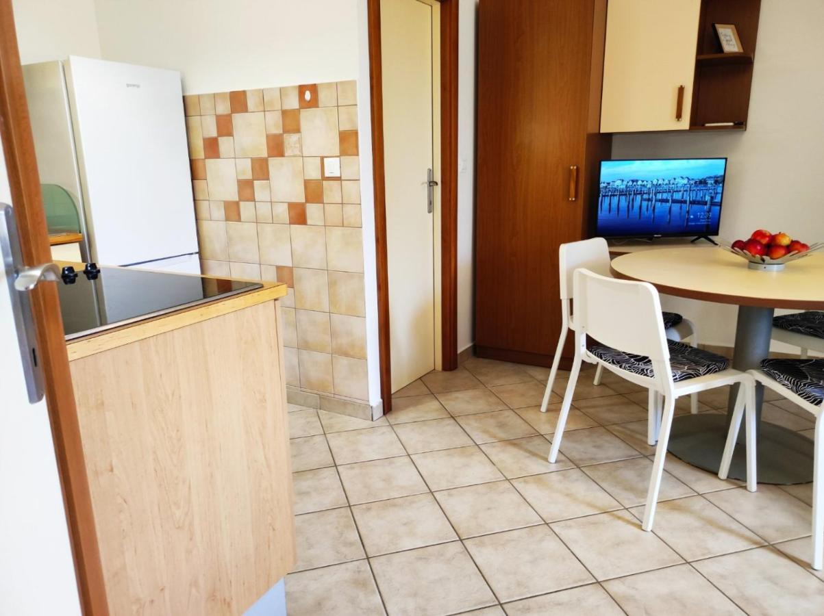 Apartment Rose คิร์ก ภายนอก รูปภาพ