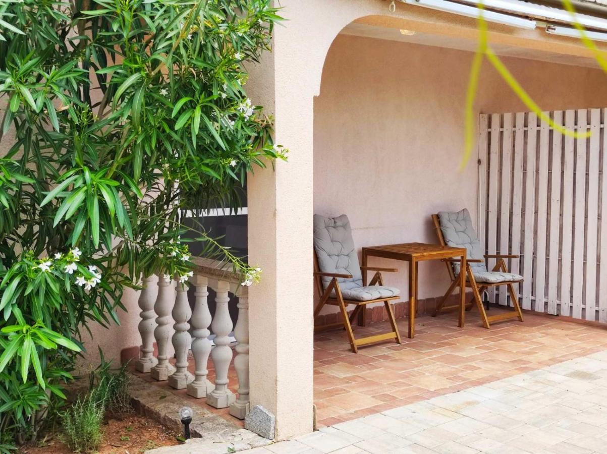 Apartment Rose คิร์ก ภายนอก รูปภาพ