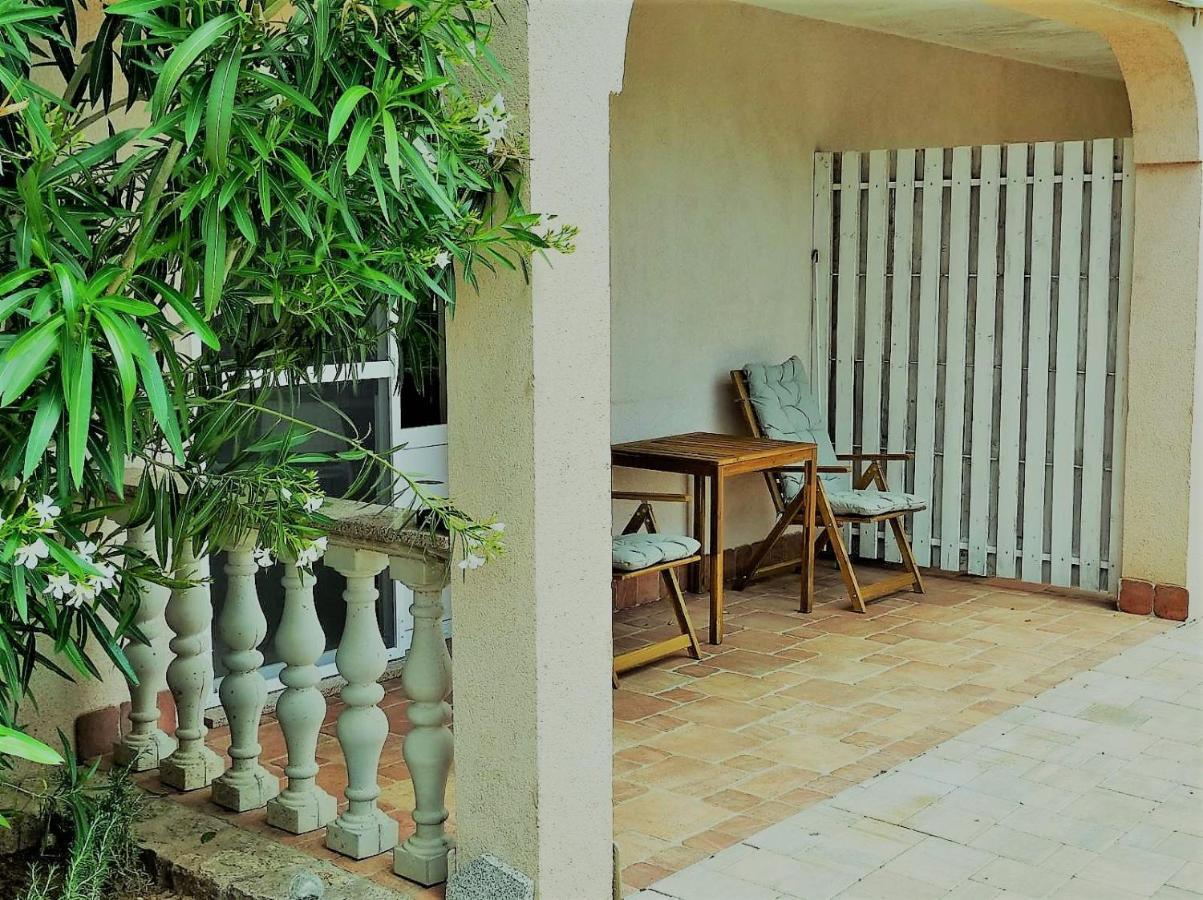 Apartment Rose คิร์ก ภายนอก รูปภาพ