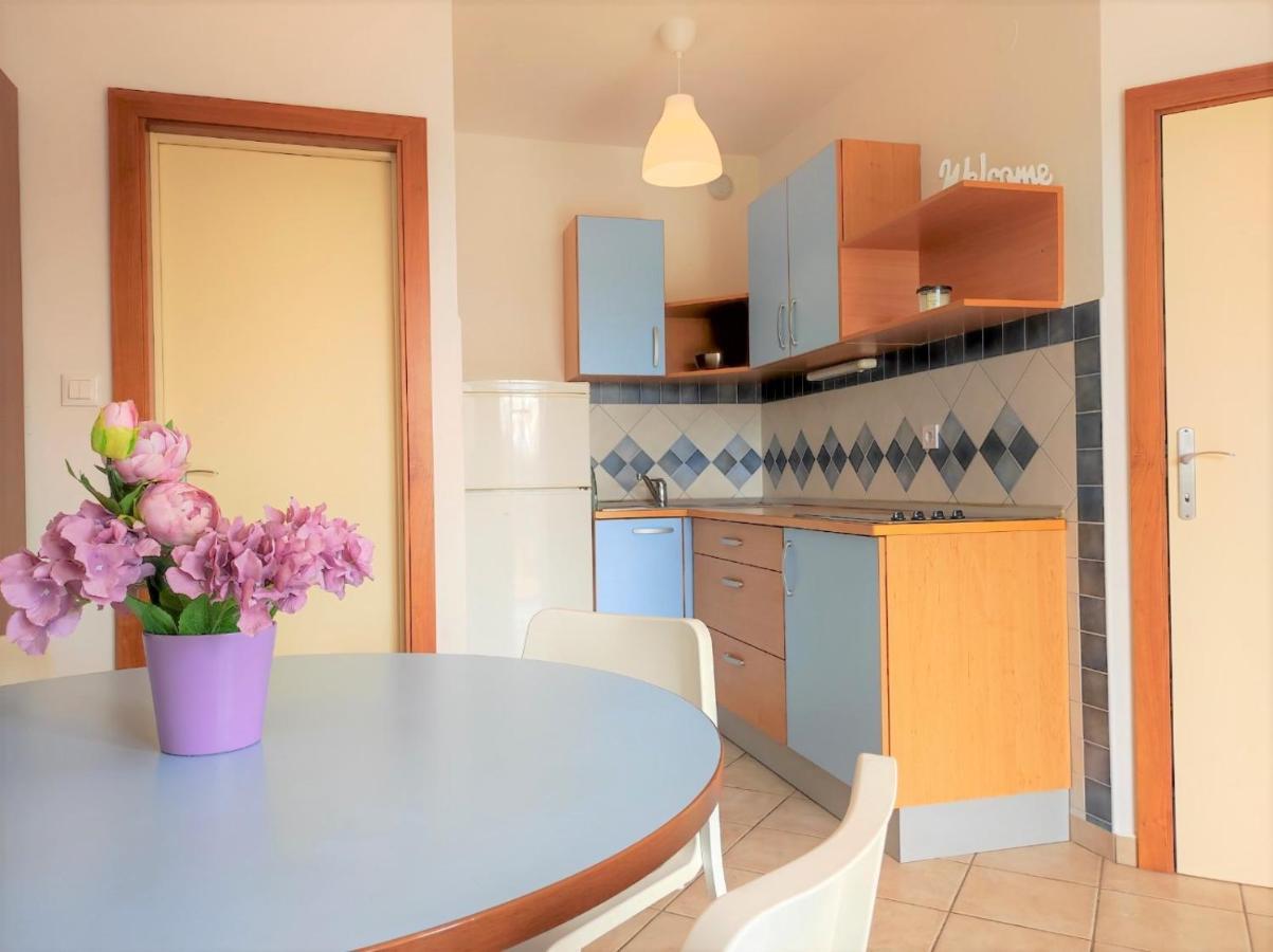 Apartment Rose คิร์ก ภายนอก รูปภาพ